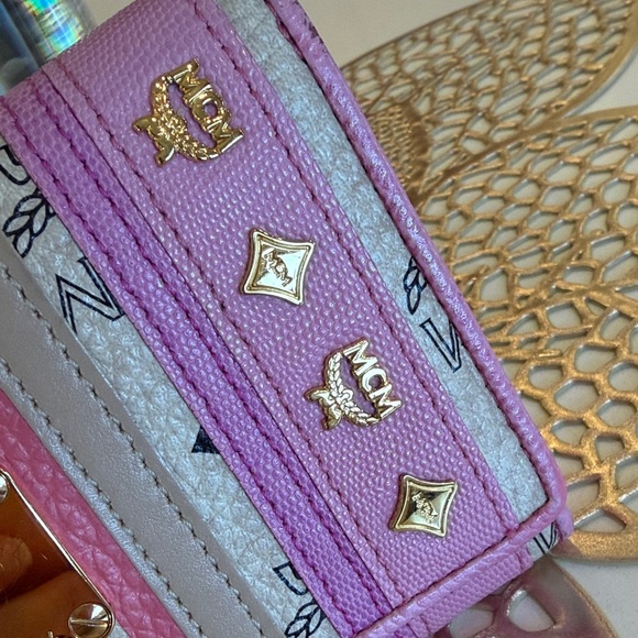 🌸MCM Pink and Cream Wallet with Gold-Toned Hardware EUC - Picture 2 of 13